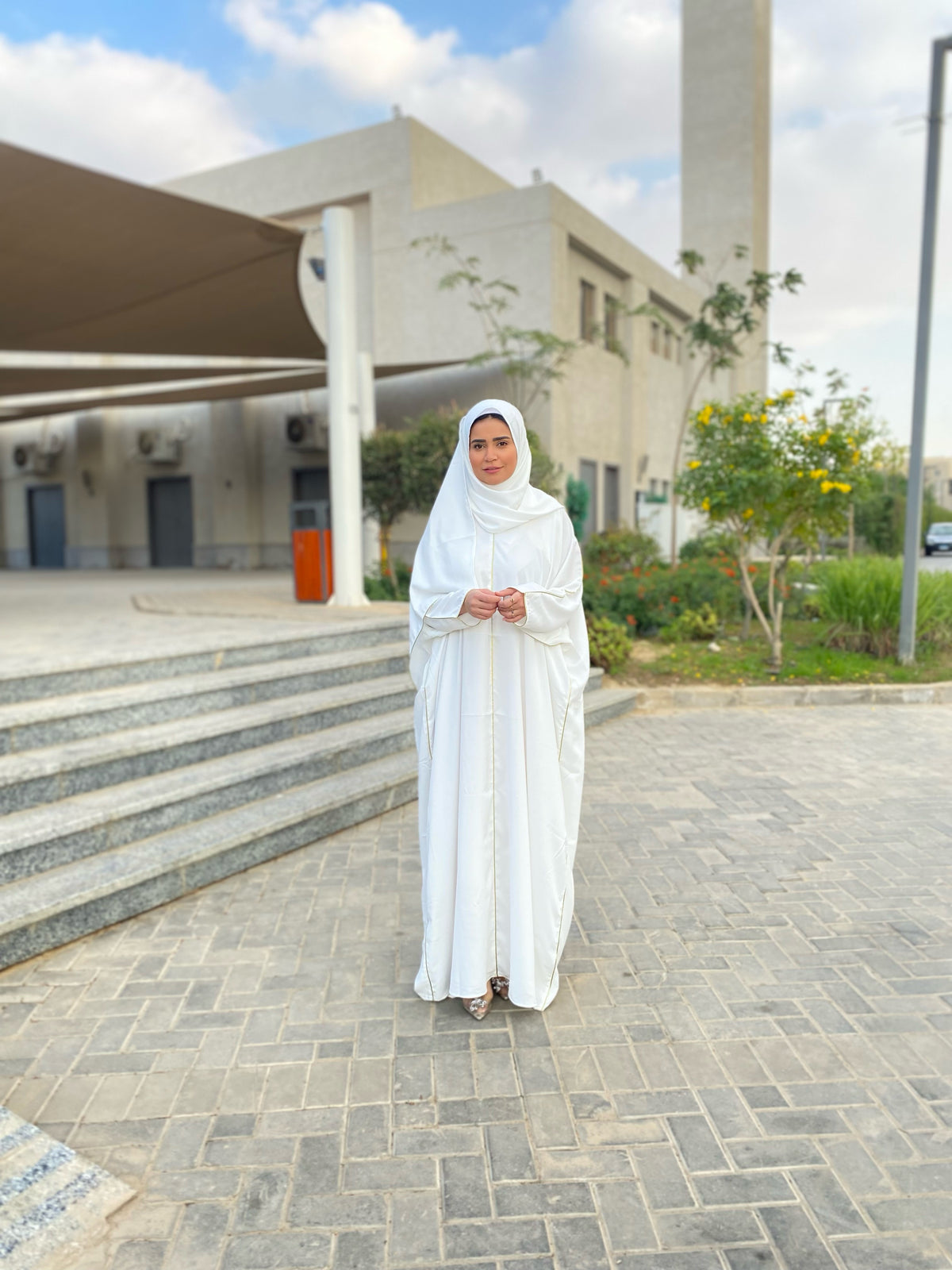 white abaya