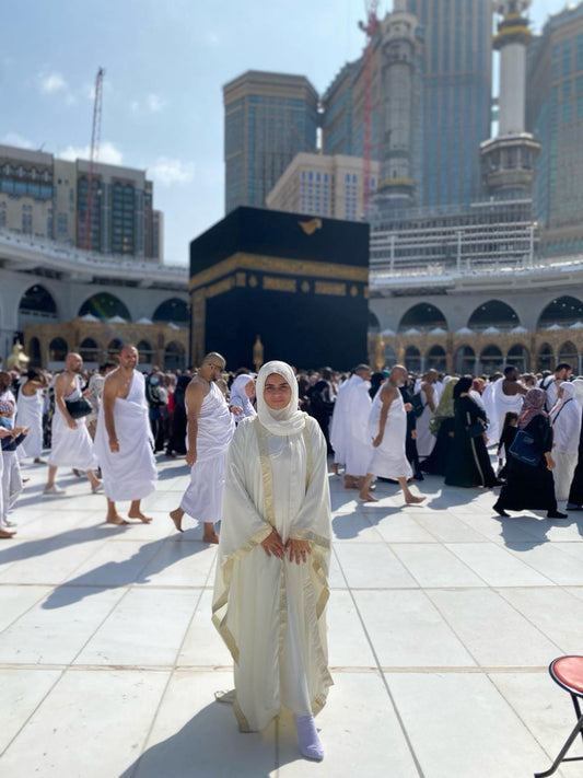 Umrah abaya