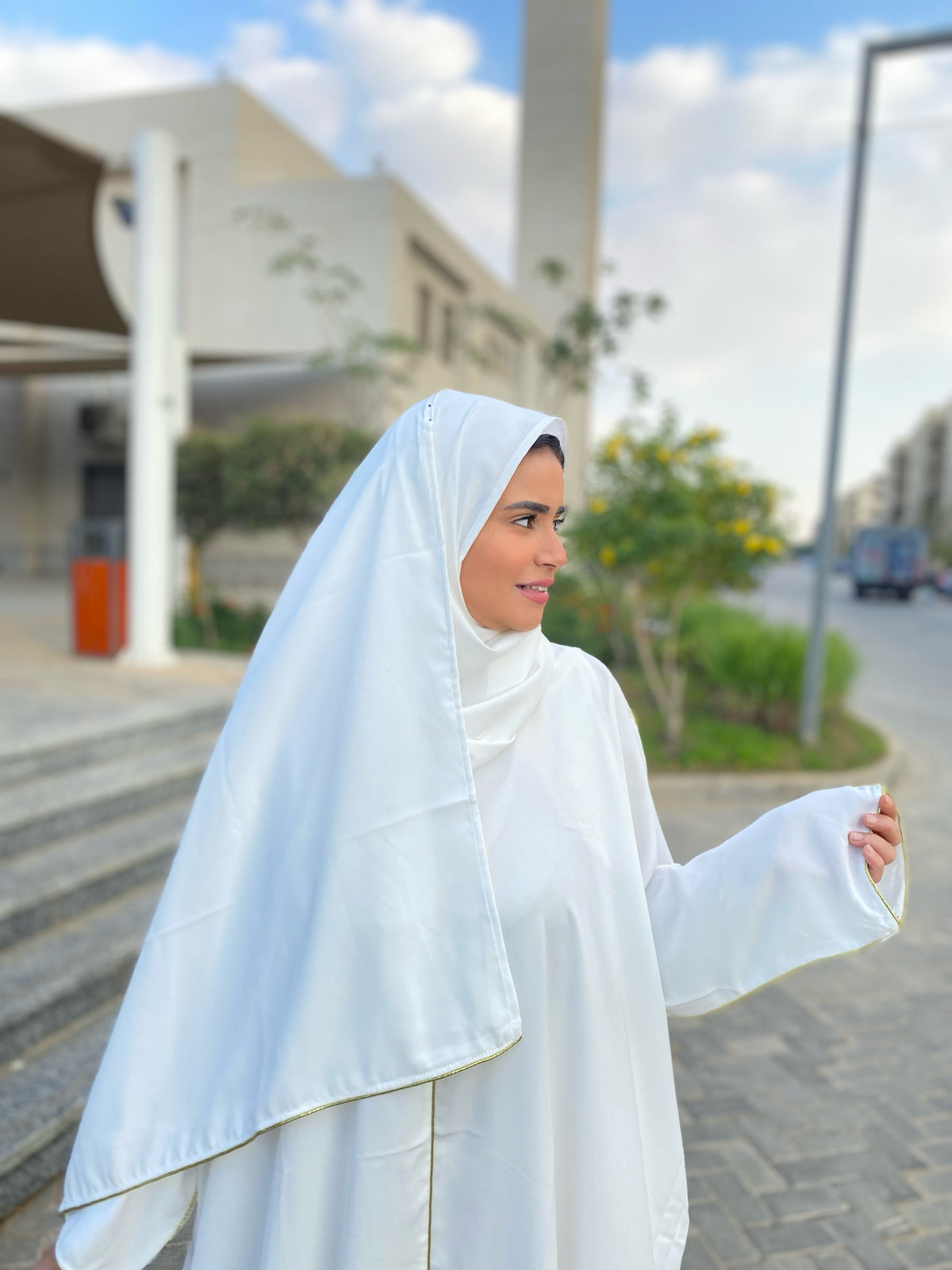 white abaya